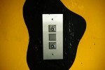 la signalétique Le Corbusier, pour trouver les boutons de l'ascenseur