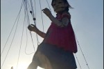 une petite danse devant le soleil
