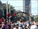 la petite Géante passe sous les lignes du tramway