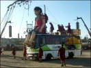 la petite géante arrive en Lila (la ligne de car du département)