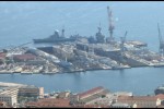 Toulon - le Charles de Gaulle est dans sa calle, en réparation